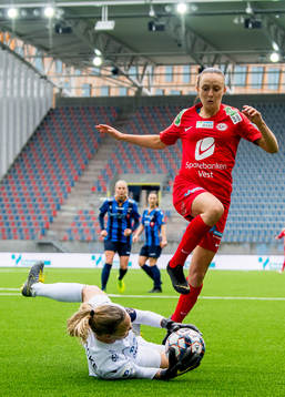 Goalkeeper Ingrid Hjelmseth of Stabæk and Andrea Wilmann