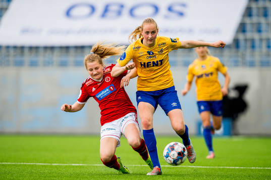 Oda Åmland Edvartsen of Fart and Emilie Bragstad of