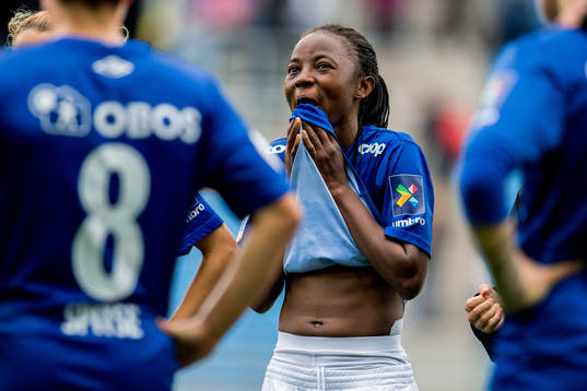 Ajara Njoya of Vålerenga looks dejected