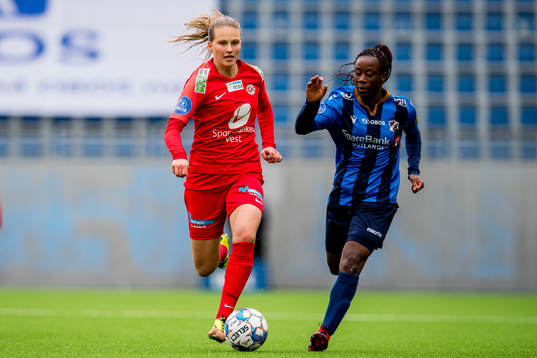 Elise Isolde Stenevik of Arna-Bjørnar and Tiffany Cameron