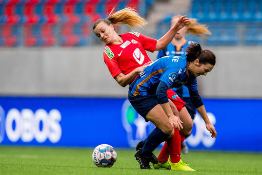 Milica Mijatovic of Arna-Bjørnar and Siri Merete Grønli