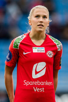 Emilie Nautnes of Arna-Bjørnar