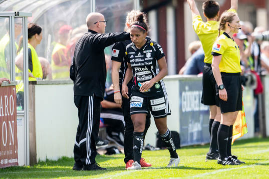 Piteås Madelen Janogy lämnar planen
