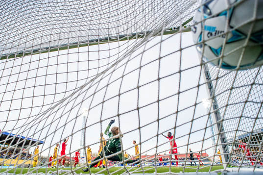 Bismar Gilberto Acosta Evans of Brann scores the 0-2 goal