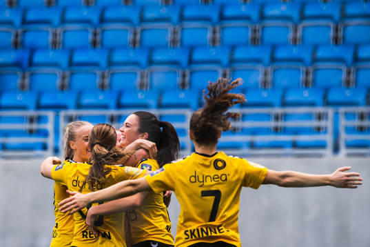 Bläddra bland fler bilder av Football, Toppserien, Sandviken - LSK kvinner 
