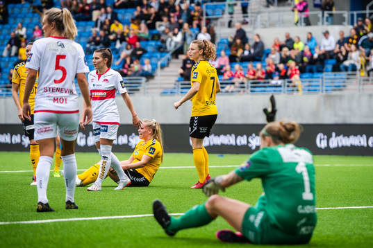 Synne Skinnes Hansen of LSK kvinner looks dejected