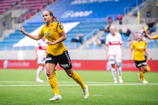 Guro Reiten of LSK kvinner celebrates