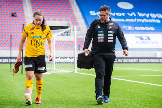 Heidi Elisabeth Ellingsen of LSK kvinner leaves the pitch