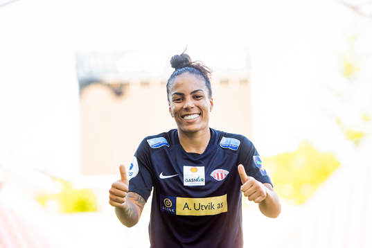 Giovanna de Oliveira of Avaldsnes celebrates