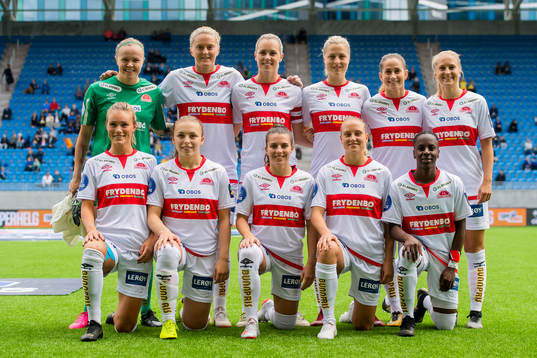 The starting eleven of Sandviken goalkeeper Nora Gjøen,