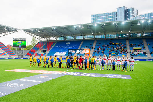 The players of of LSK kvinner and of Sandviken