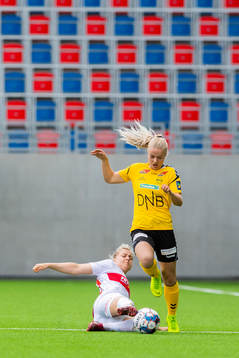 Ingrid Marie Spord of Sandviken and Emilie Woldvik of LSK
