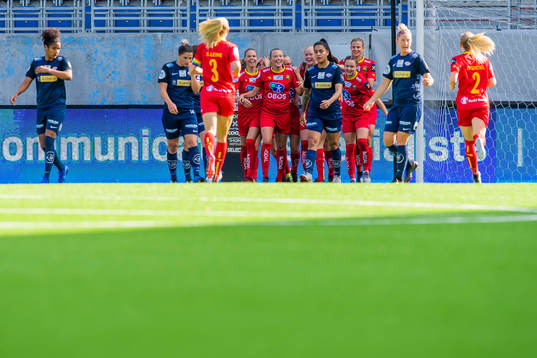Katrine Winnem Jørgensen of Røa celebrates with her