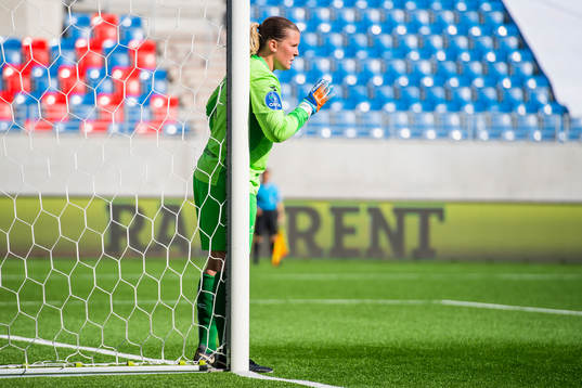 Goalkeeper Kirvil Sundsfjord of Røa