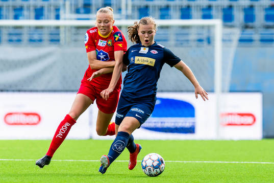 Synne Sofie Jensen of Røa and Olaug Tvedten of Avaldsnes