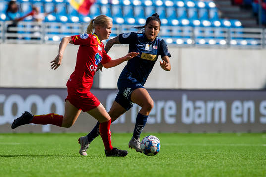 Katrine Winnem Jørgensen of Røa and Brena De Oliveira of