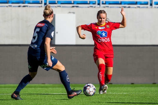 Robyn Decker of Avaldsnes and Rebecka Holum of Røa