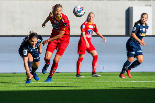Dejana Stefanovic of Avaldsnes and Justine Monique