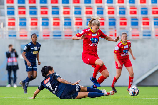 Brena De Oliveira of Avaldsnes and Justine Monique