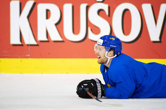Gabriel Landeskog of Sweden at a practice session