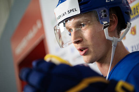 Elias Pettersson of Sweden