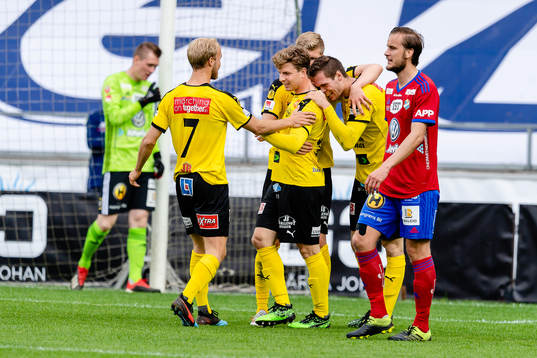 Mjällbys Joel Nilsson jublar