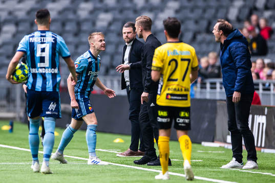 Djurgårdens Elliot Käck reagerar