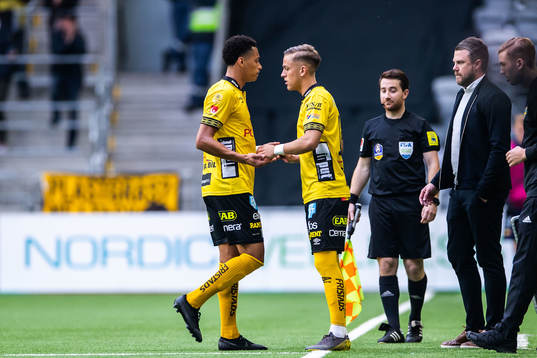 Elfsborgs Jesper Karlsson byter med Kevin Kabran