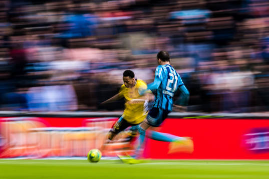 Panorering av Elfsborgs Kevin Kabran  och Djurgårdens Erik