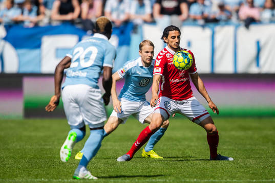 Kalmars Moestafa El Kabir och Malmö FFs Oscar Lewicki