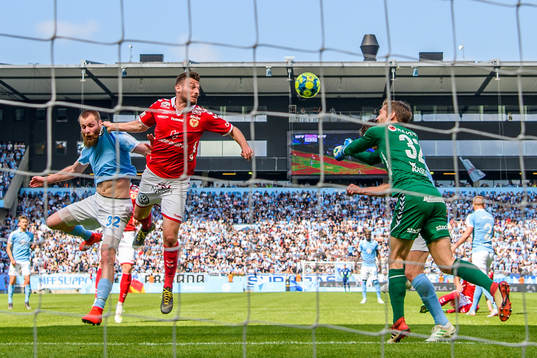 Malmö FFs Jo Inge Berget oroar mot Kalmars Fidan Aliti och