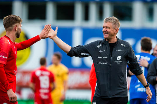 Gilli Rolantsson Sørensen of Brann and Lars Arne Nilsen,