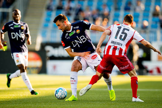 Stian Ringstad of Strømsgodset and Magnus Andersen of