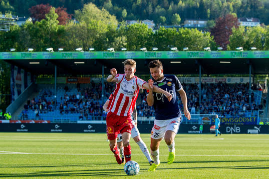 Onni Valakari of Tromsø and Stian Ringstad of Strømsgodset