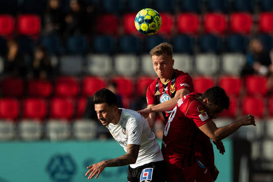 Östersunds Erik Haugen och Marco Weymans mot Örebros