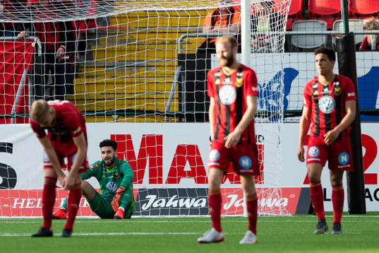 Östersunds målvakt Sixten Mohlin deppar