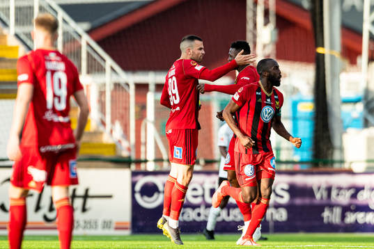 Östersunds Dino Islamovic jublar