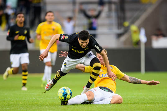 s Tarik Elyounoussi och Falkenbergs Marcus Klingenberg