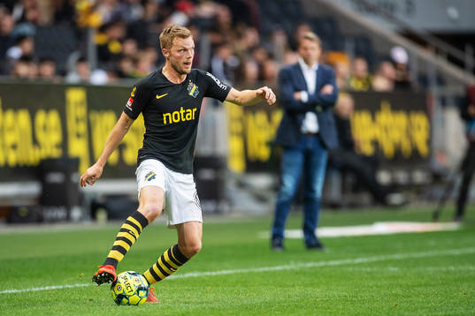 s Sebastian Larsson
