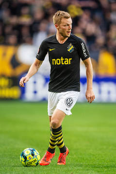 s Sebastian Larsson