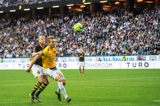 s Daniel Sundgren och Falkenbergs Tobias Karlsson