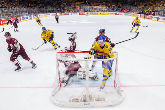 Elias Pettersson of Sweden and Kristaps Sotnieks of Latvia