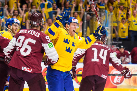 Bläddra bland fler bilder av 2019 IIHF Ice Hockey World Championship, day 11, Sweden - Latvia
