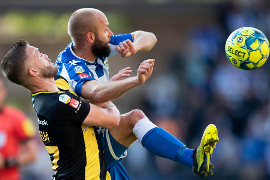 Hammarbys Mats Solheim och IFK Göteborgs Robin Söder