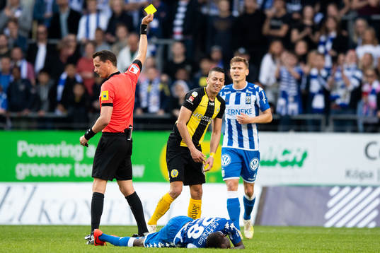 Hammarbys Nikola Djurdjic får gult kort