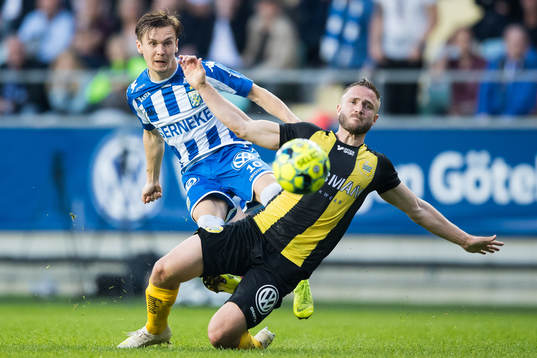 IFK Göteborgs Patrik Karlsson Lagemyr skjuter ett skott
