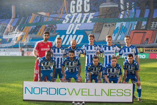 IFK Göteborgs startelva uppe fr.v. målvakt Giannis