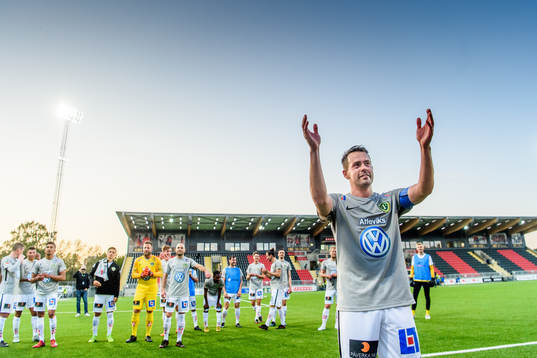 Bläddra bland fler bilder av Fotboll, Superettan, Brommapojkarna - Jönköping