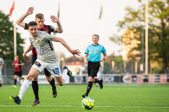 Brommapojkarnas Fritof Björkén och Jönköpings Jetmir