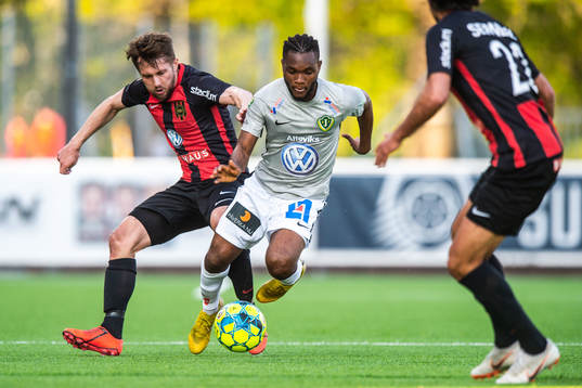 Brommapojkarnas Adam Gradén och Jönköpings Enock Kwakwa
